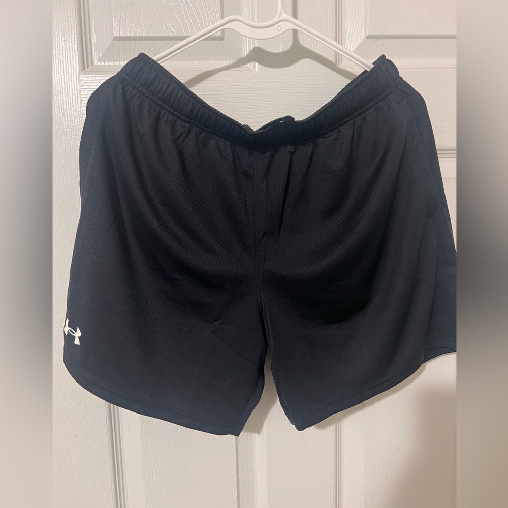 Boys Youth XL Mesh Under Armour Shorts